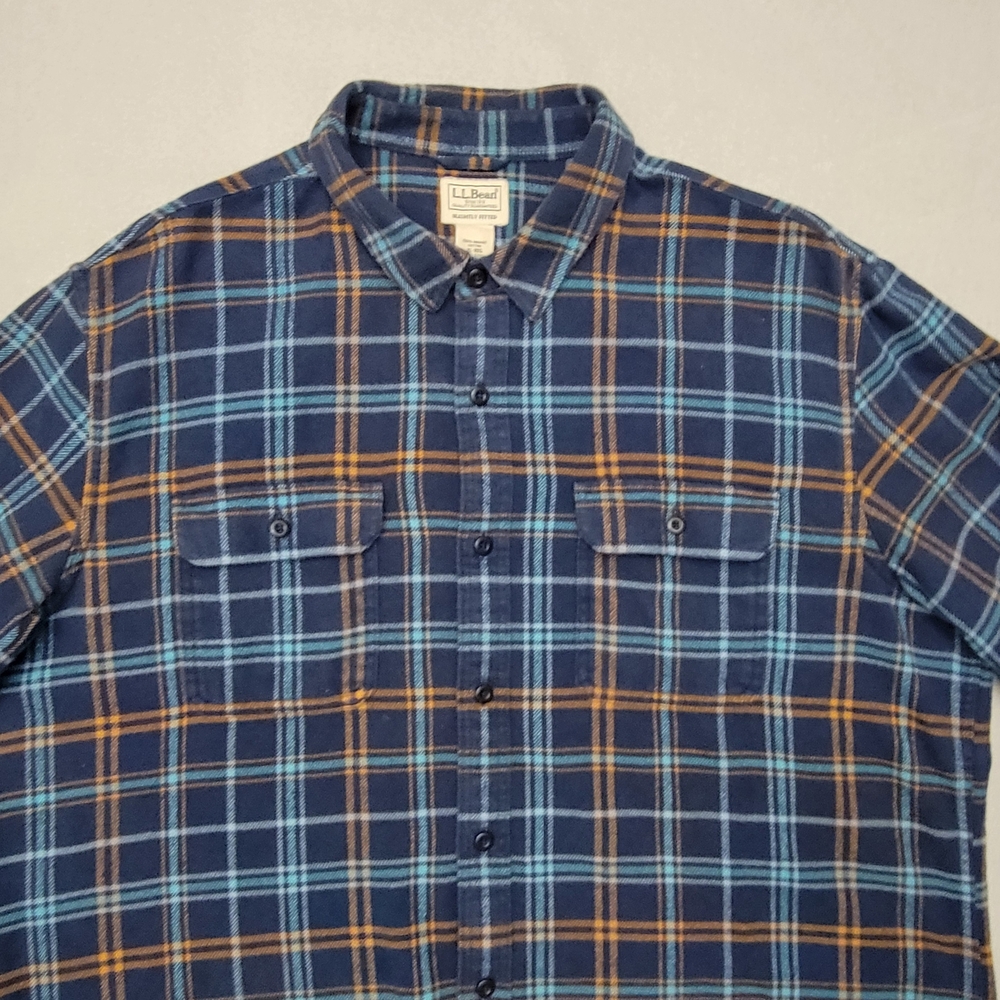 L.L. Bean Men's Plaid Button-Down Shirt in Navy & Light Blue
